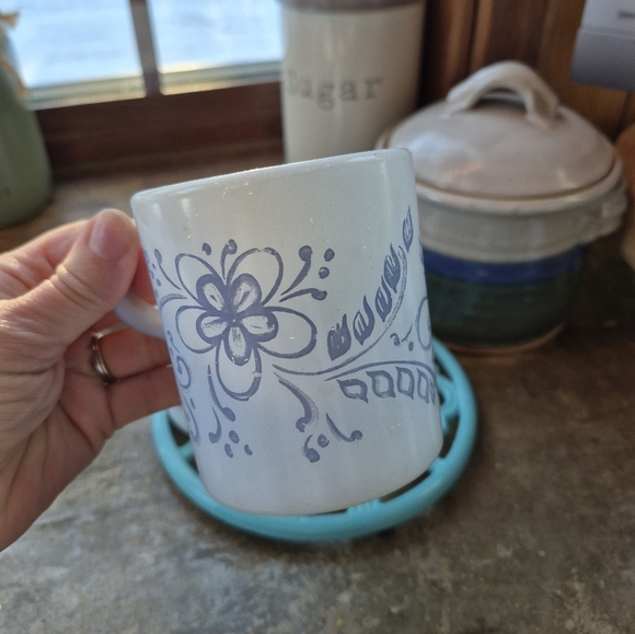 2 Vintage Pyrex Brittany Blue Flower 489 10 oz. Tea Cups Coffee Mugs 1967 USA - Picture 11 of 12